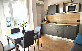 7 Lakes Aparthotel